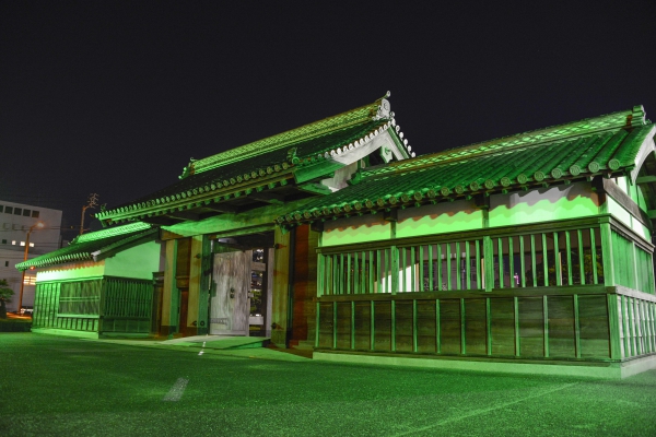 徳島中央公園　鷲の門